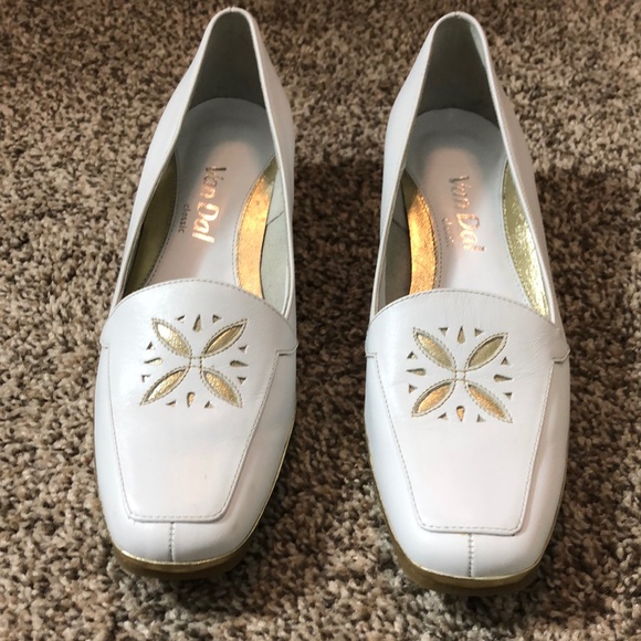 Leather shoes. - Picture 3 of 8